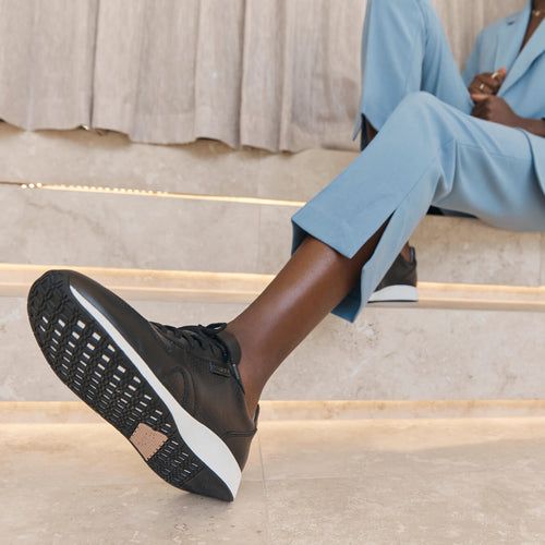 Winnie II Black/White